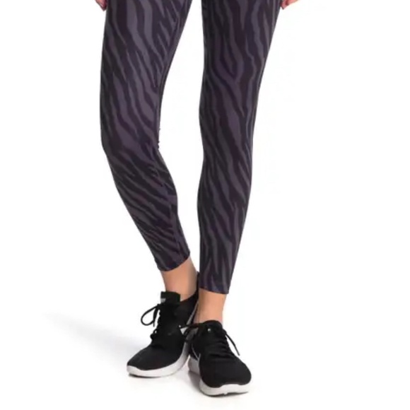 Nike One Icon Clash 7/8 Printed Leggings X-Small - Picture 2 of 2